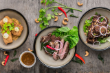 Steak Sapi Saus Jamur: Lezatnya Daging Sapi dengan Saus Jamur yang Menggoda