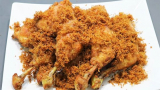 Ayam Goreng Serundeng Renyah: Ayam Goreng dengan Taburan Serundeng Gurih