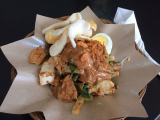 Gado-Gado Betawi Segar: Sayuran Segar dengan Saus Kacang yang Kental dan Gurih