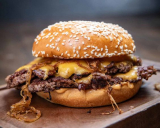 Burger BBQ Beef: Perpaduan Sempurna Daging Sapi dengan Saus BBQ yang Menggugah Selera